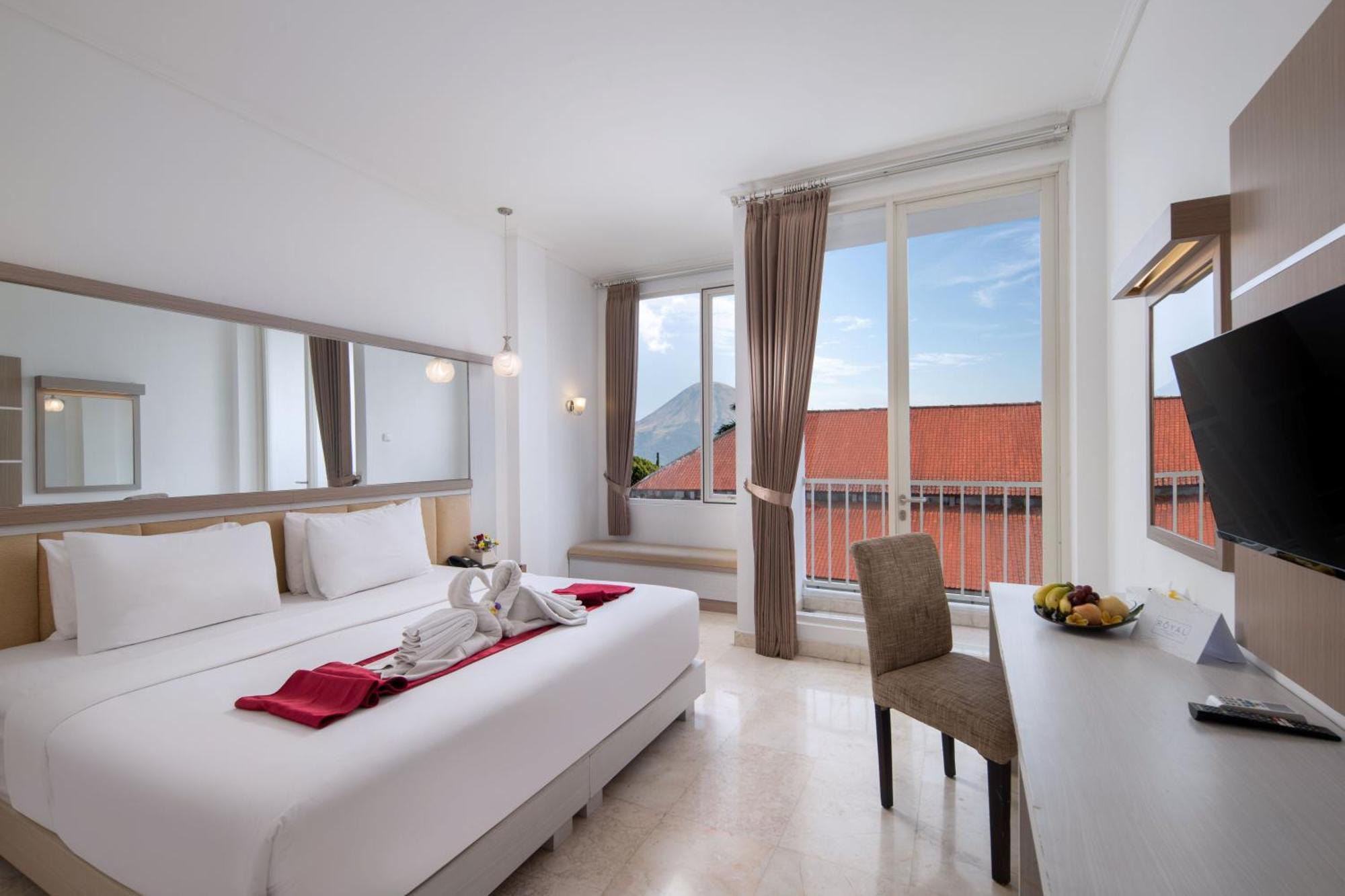Royal Hotel And Villas Trawas Esterno foto