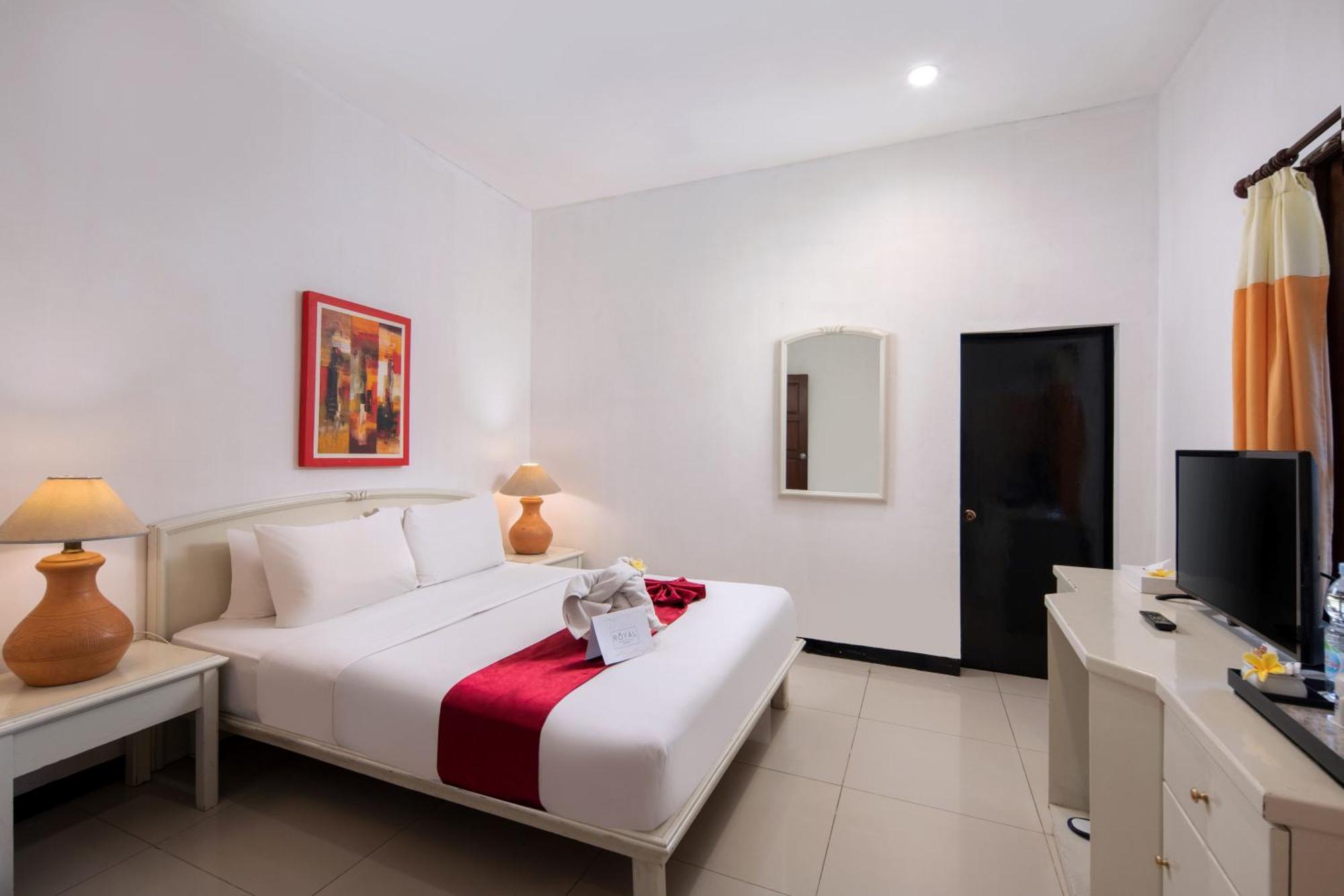Royal Hotel And Villas Trawas Esterno foto